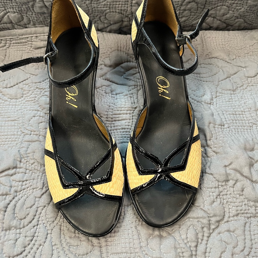 Chic Black and Straw Women's Shoes
